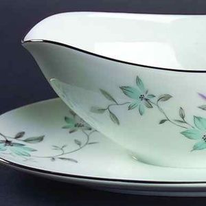 Noritake Lorene Gravy Boat Attached Underplate